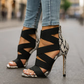 Theodora | Pointy-Pumps mit Strassdetail – Ansicht 03
