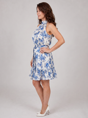 Valentina-Neckholder-Kleid-mit-Volantsaum-01