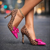 Wiltrud | Stiletto-Pumps mit Leopardmuster und Schleife – Ansicht 01