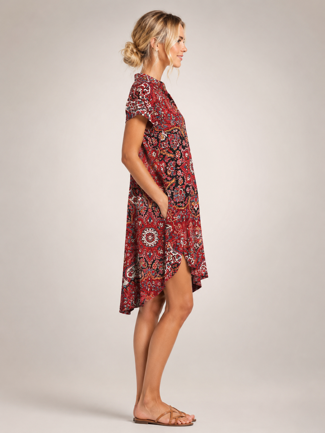 Klara | Geblümtes Mini-Hemdkleid mit V-Ausschnitt