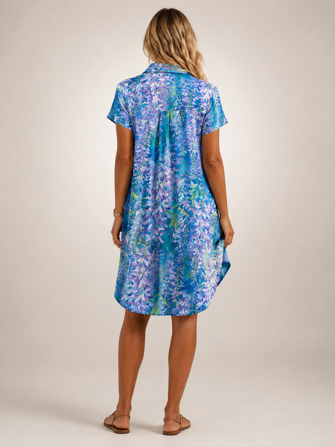 Klara | Geblümtes Mini-Hemdkleid mit V-Ausschnitt