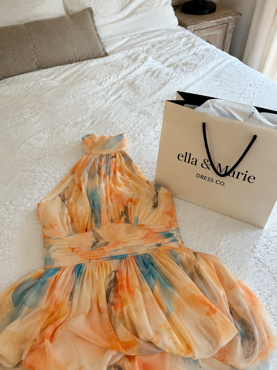 Antonia | Weiches Neckholder-Midikleid