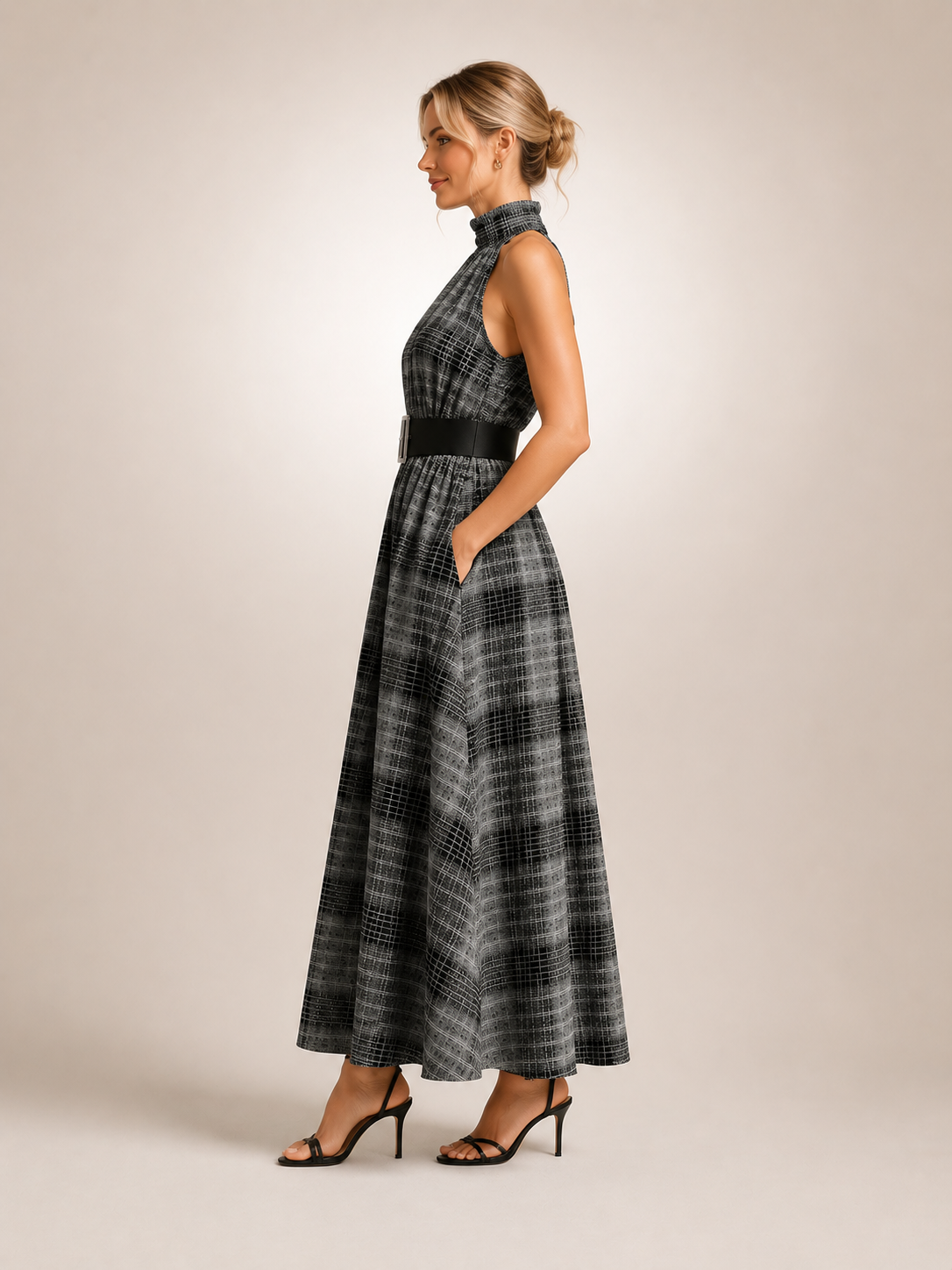 Hedwig | Checked maxi dress with stand-up collar and belt