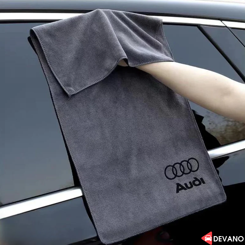 Gepersonaliseerde microvezeldoek: snel vlekken verwijderen in de auto