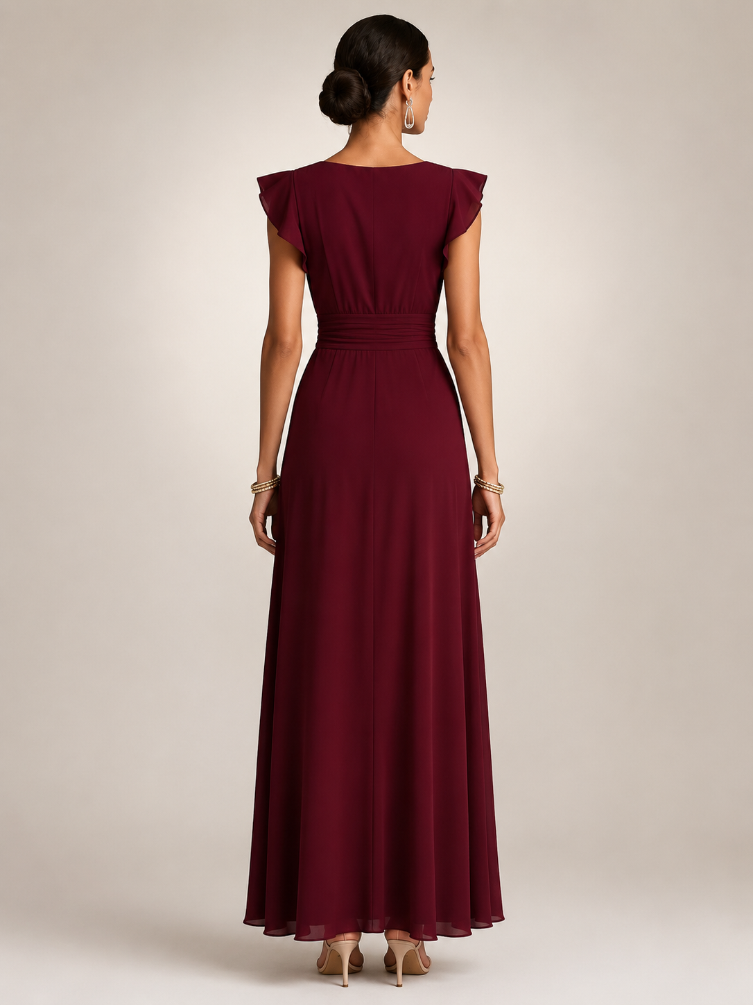 Gerhild | Plissee-Abendkleid mit V-Ausschnitt und kurzen Ärmeln