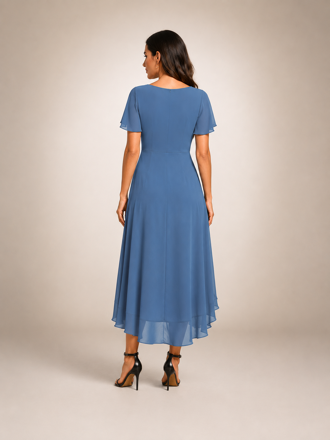 Reinhilde | Maxikleid mit asymmetrischem Saum und V-Ausschnitt
