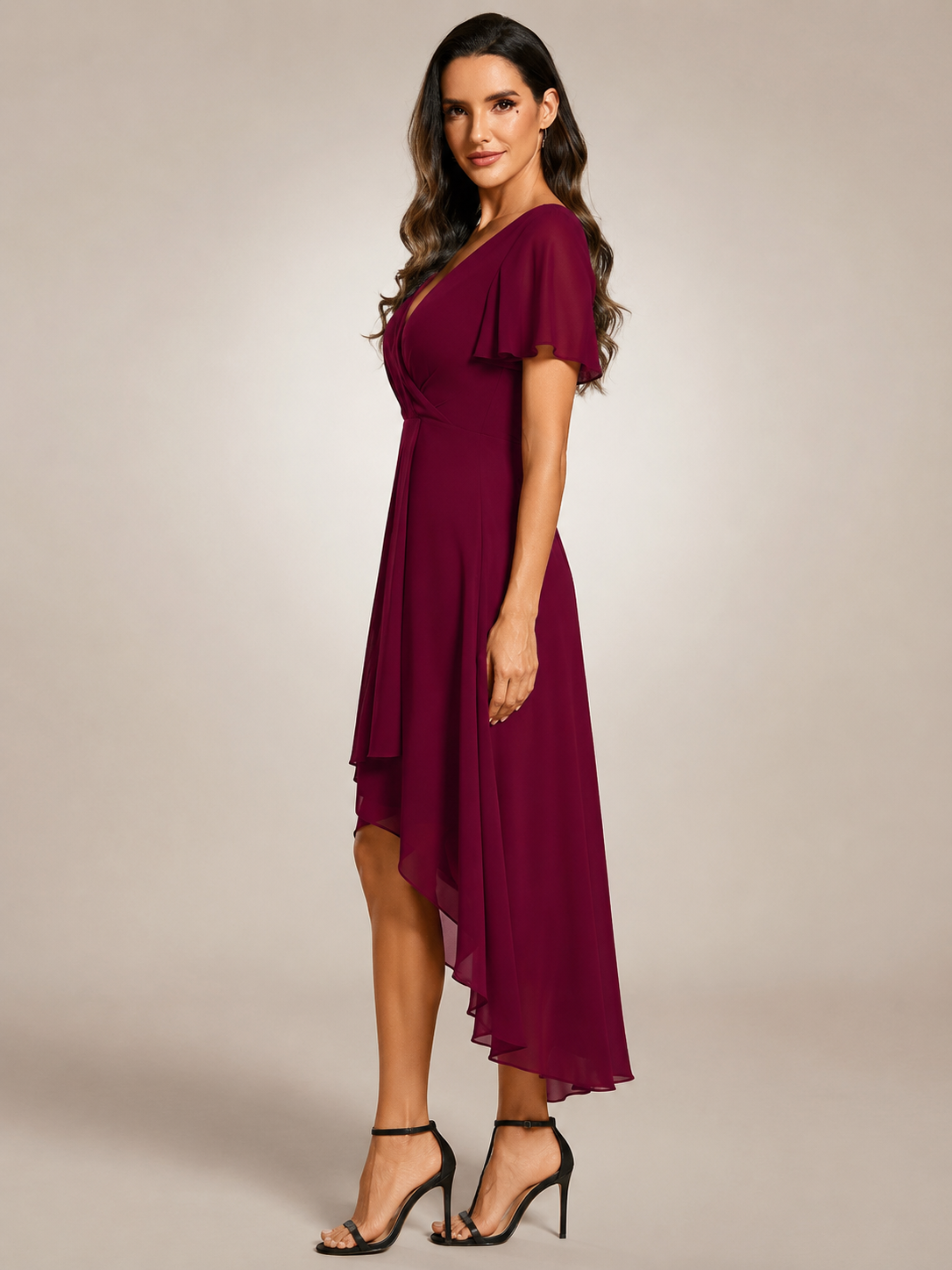 Reinhilde | Maxikleid mit asymmetrischem Saum und V-Ausschnitt