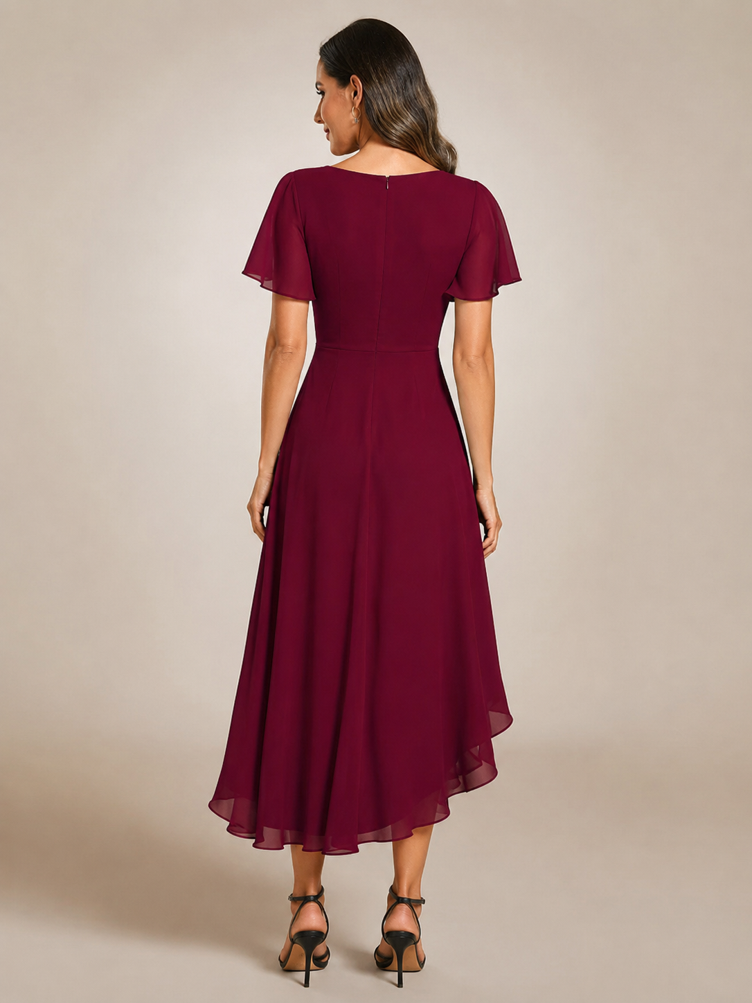 Reinhilde | Maxikleid mit asymmetrischem Saum und V-Ausschnitt