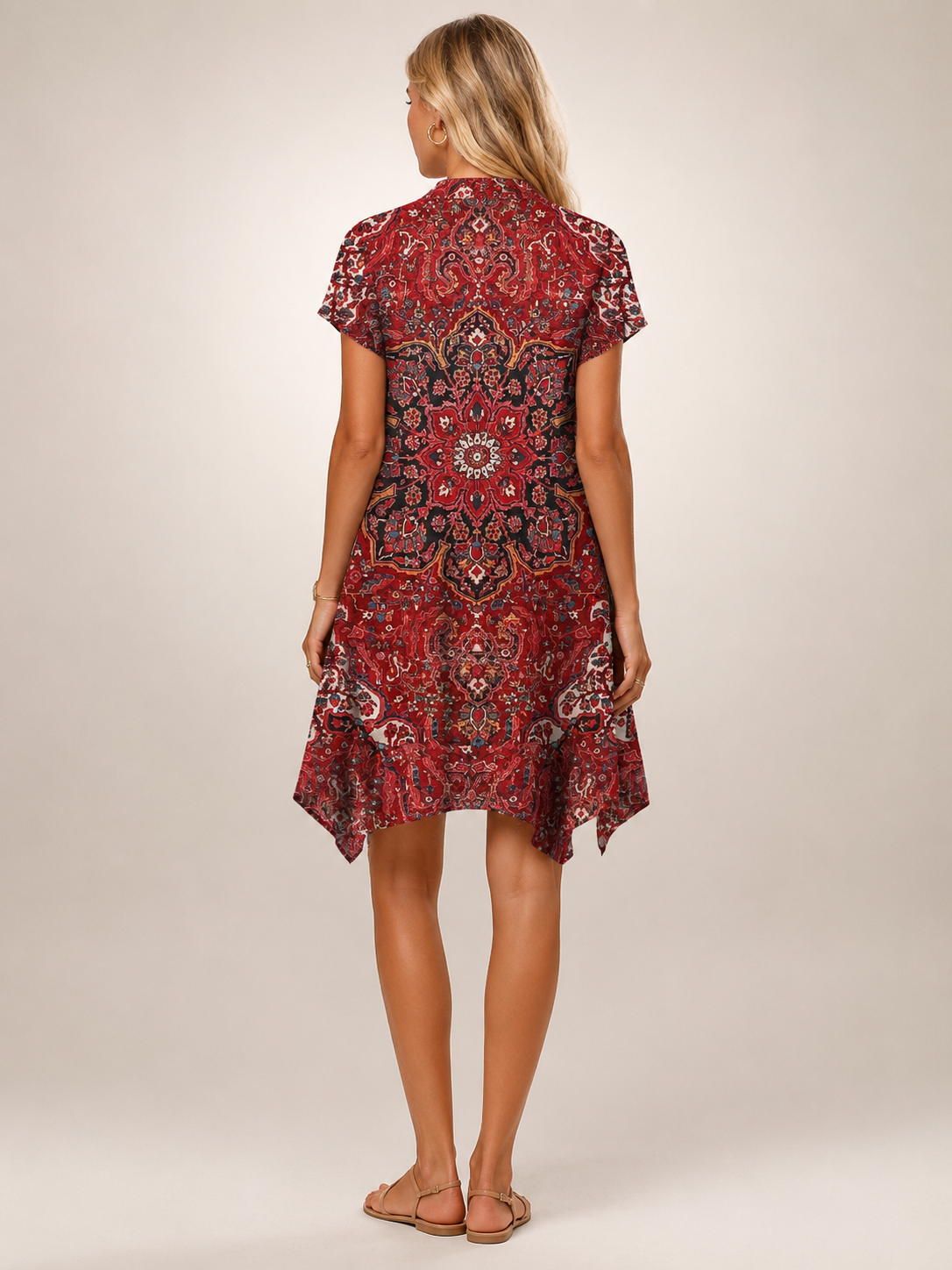 Klara | Geblümtes Mini-Hemdkleid mit V-Ausschnitt