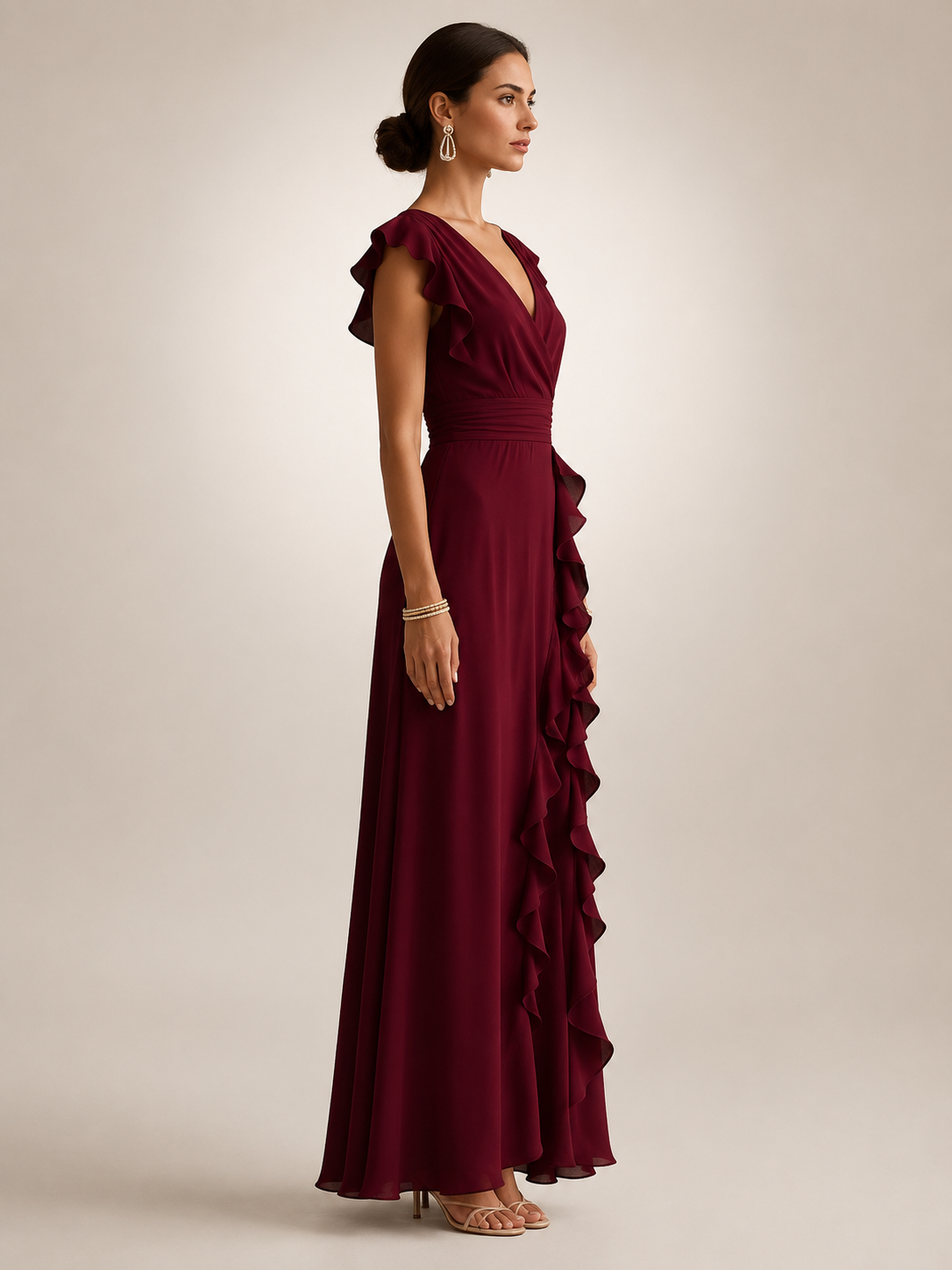Gerhild | Plissee-Abendkleid mit V-Ausschnitt und kurzen Ärmeln