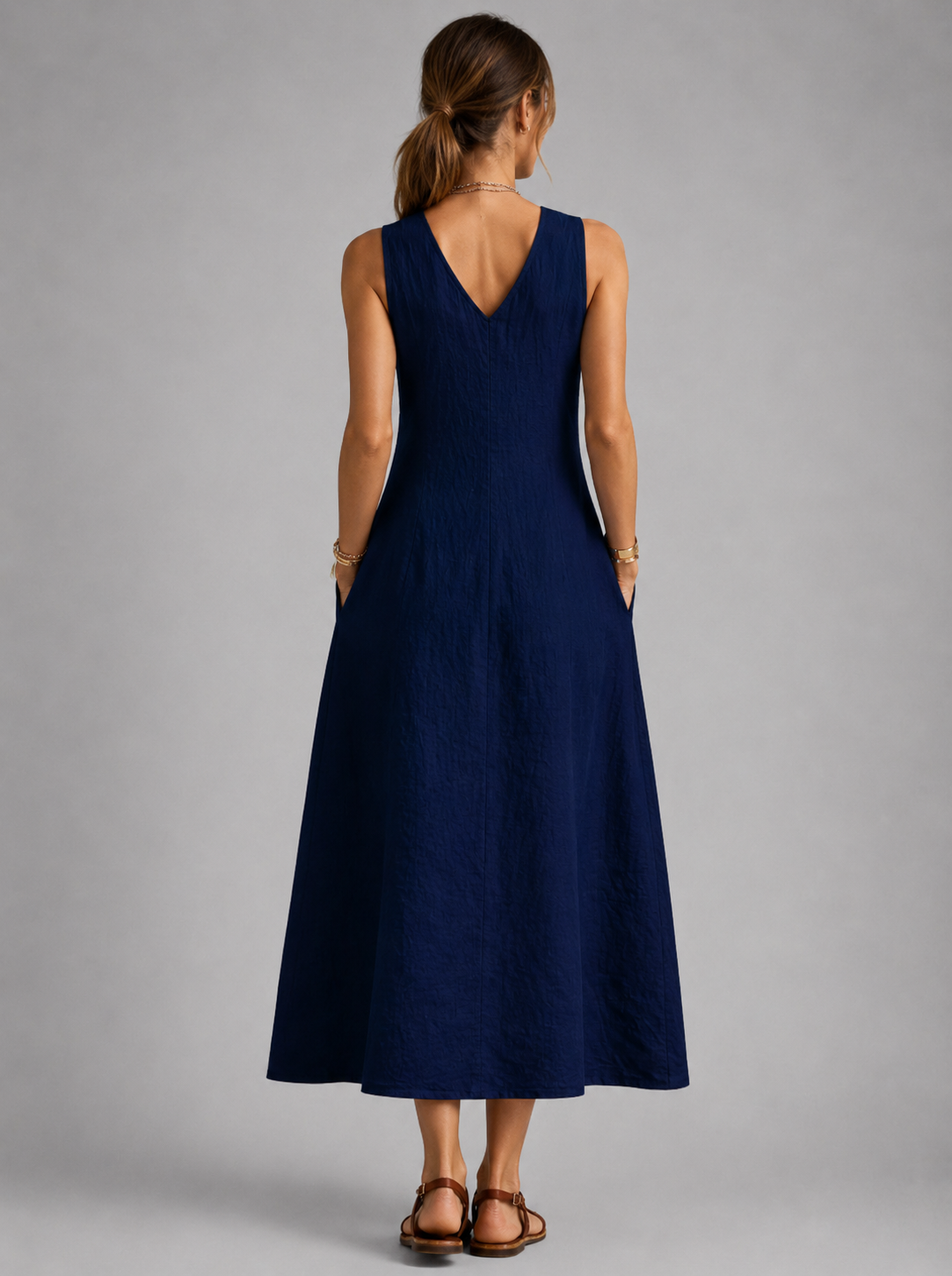 Greta | Maxikleid aus Leinen mit Knopfleiste