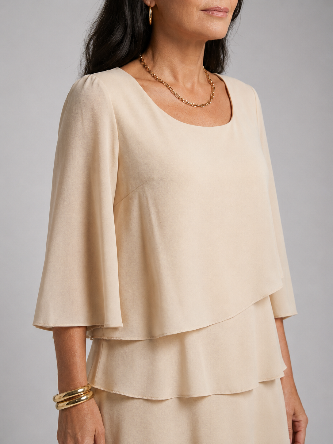 Elara | Knielanges Kleid mit Volantärmeln