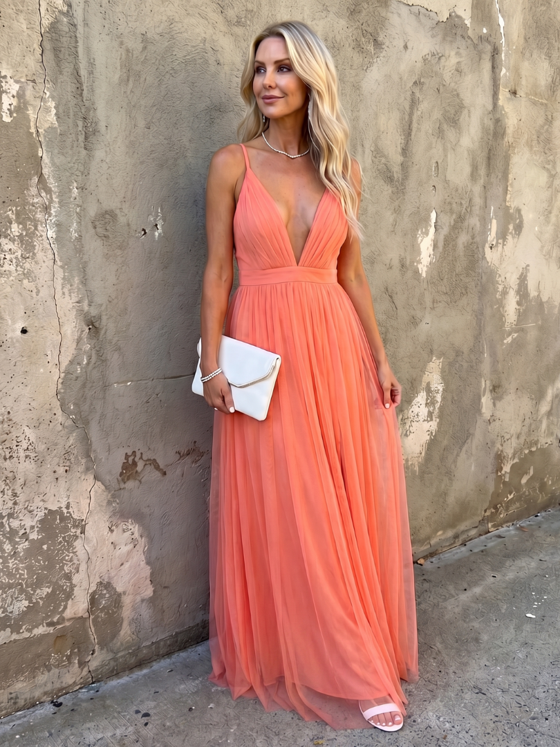 Lina | Plissiertes Maxikleid mit tiefem V-Ausschnitt