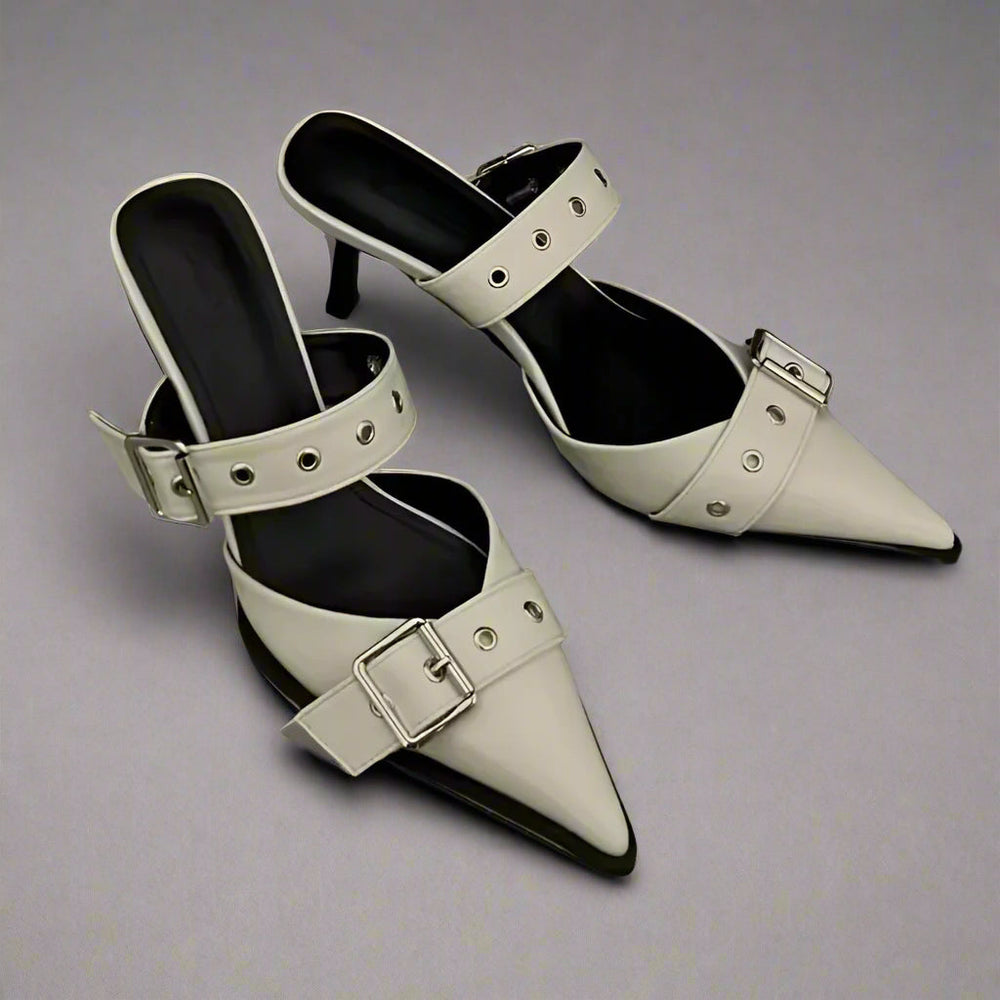 Adelheid | Spitze Pumps mit Schnallenriemen – Ansicht 01