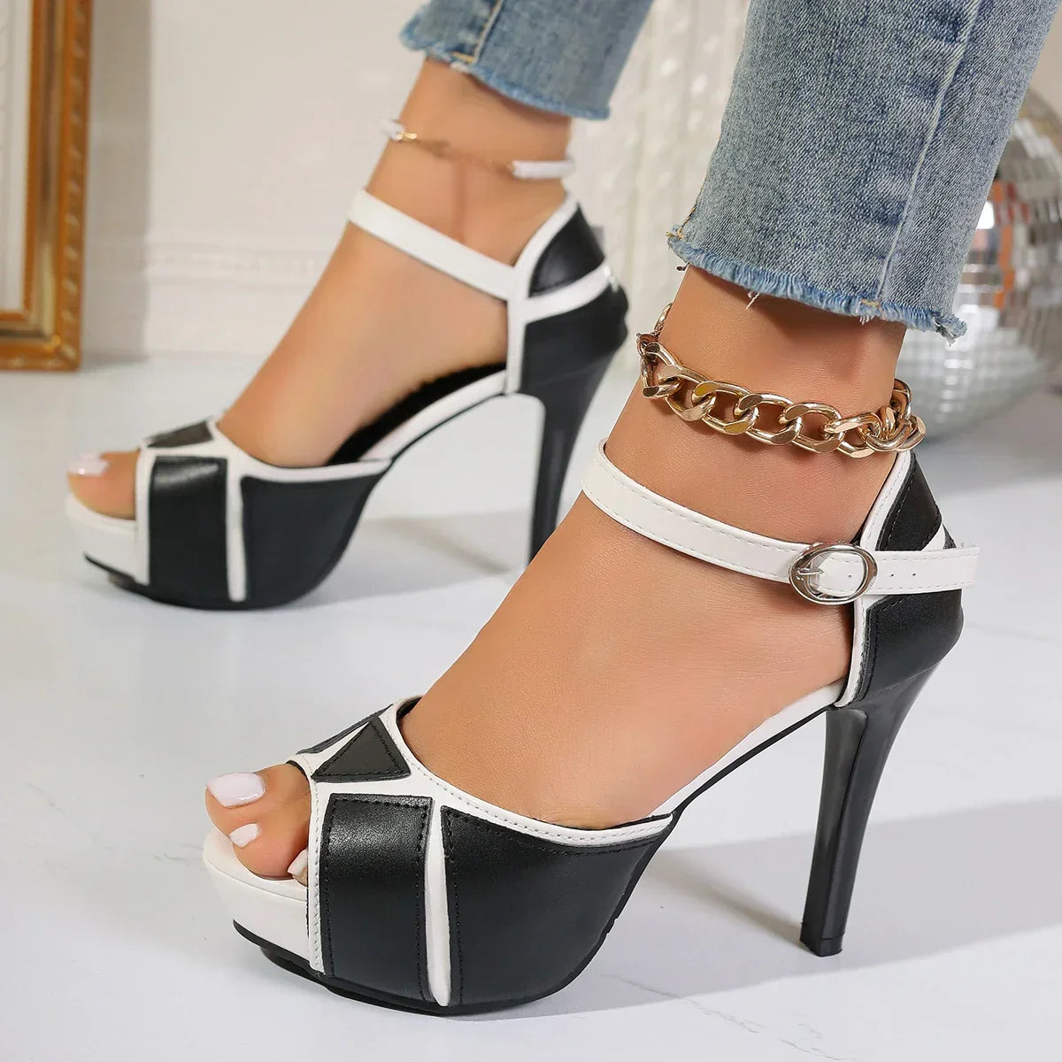 Mareike | Elegante Peeptoe-Plateaupumps – Ansicht 01