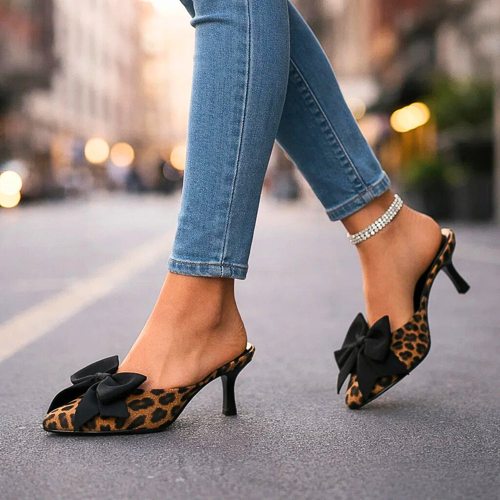 Cordula | Mule-Stiletto mit Leopardmuster & Schleife – Ansicht 01