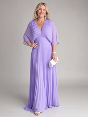 Ingrid | Plissee-Abendkleid mit V-Ausschnitt und langen Ärmeln – Ansicht 01