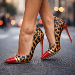 Roswitha | Spitze Stiletto-Pumps im Leopardprint – Ansicht 01