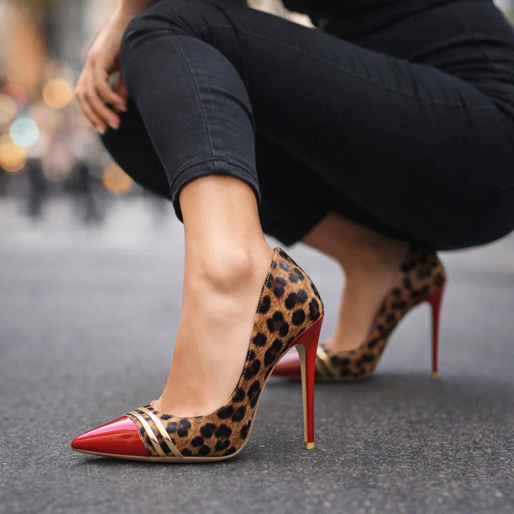 Roswitha | Spitze Stiletto-Pumps im Leopardprint – Ansicht 01