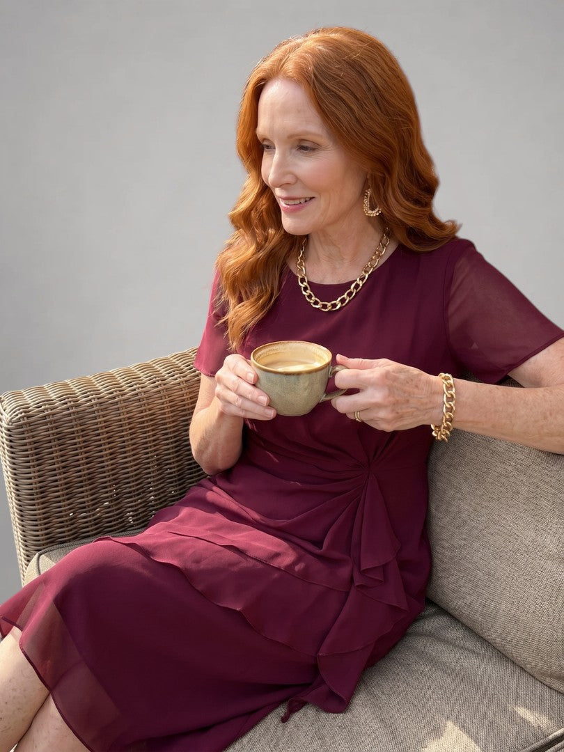 Sandra | Kurzärmeliges Stufen-Midikleid