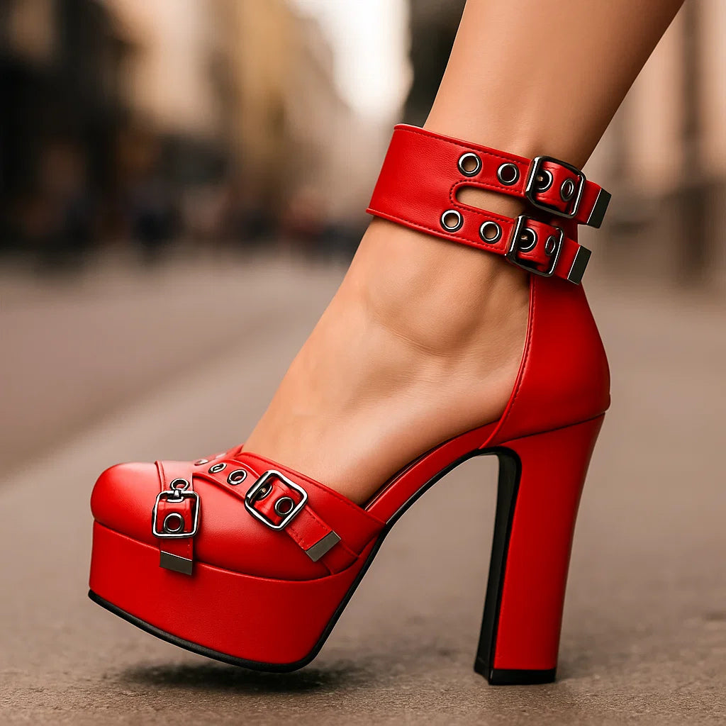 Sieglinde | Plateau-Sandalette mit Schnallenriemen – Ansicht 01